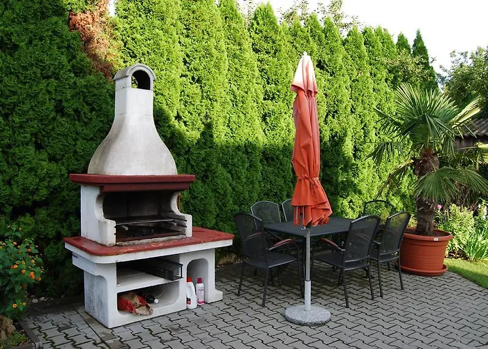 Barackvirag Vendeghaz Gasthof 3*