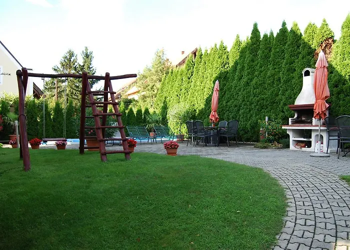 Barackvirag Vendeghaz 3* Tihany