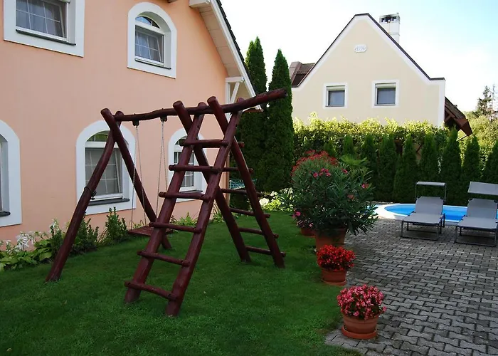 Barackvirag Vendeghaz Tihany