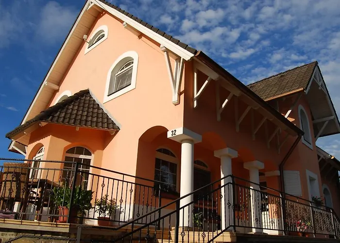 Barackvirag Vendeghaz 3*