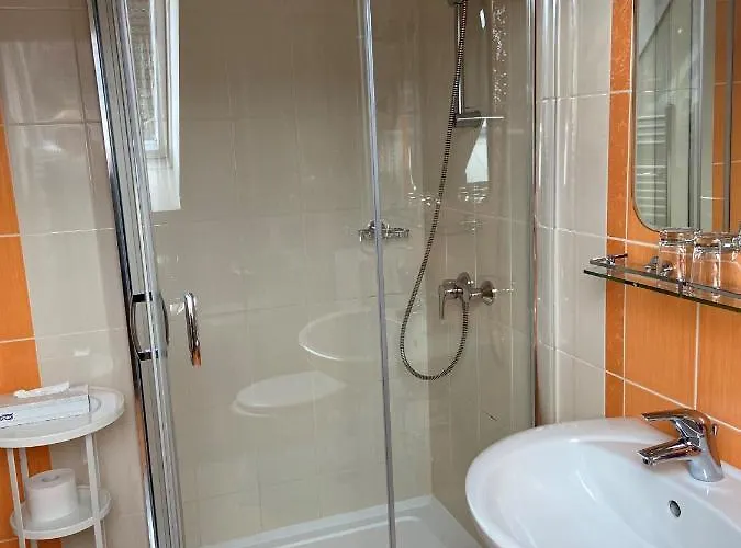 Barackvirag Vendeghaz 3*