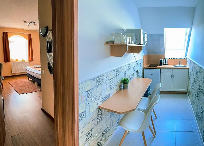 Barackvirag Vendeghaz 3* Tihany