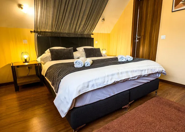 Barackvirag Vendeghaz 3* Tihany