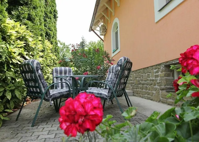 Barackvirag Vendeghaz 3* Tihany