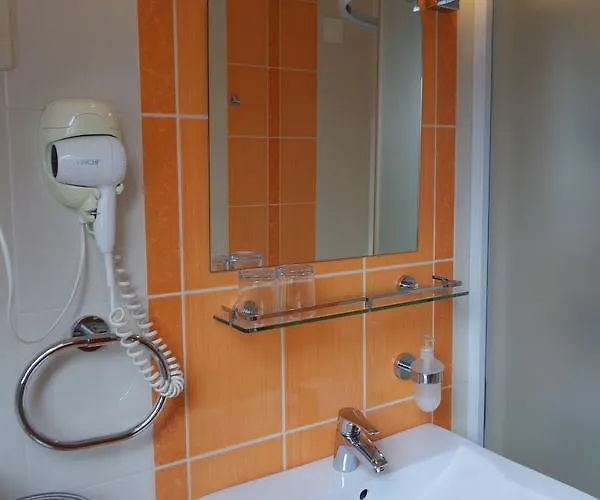 Barackvirag Vendeghaz 3* Tihany